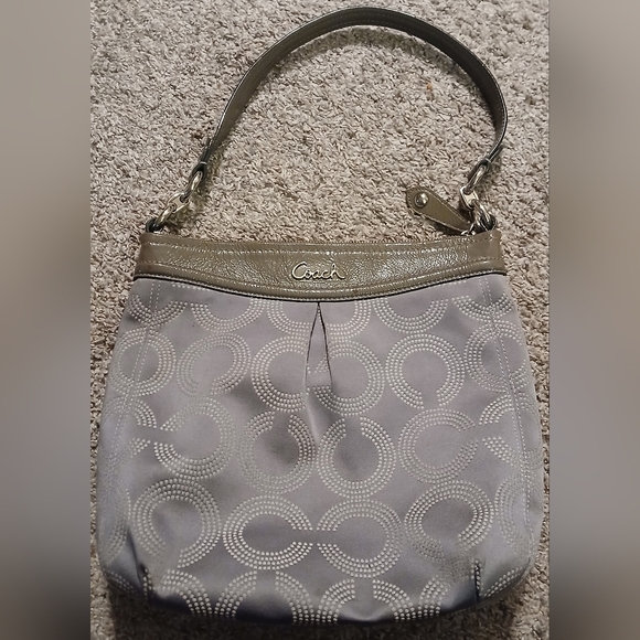 Coach Ashley Signature Hobo Bag Gray Satin Jacquard Patent Leather Trim - Picture 13 of 13